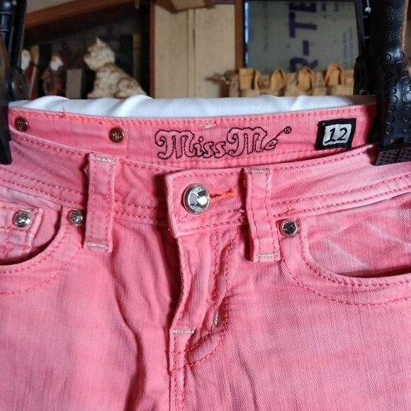 Miss Me capris  - Picture 3 of 6